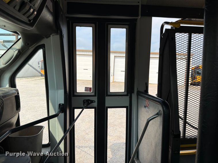 image for item FB5925 2010 GMC Savana G3500 school bus