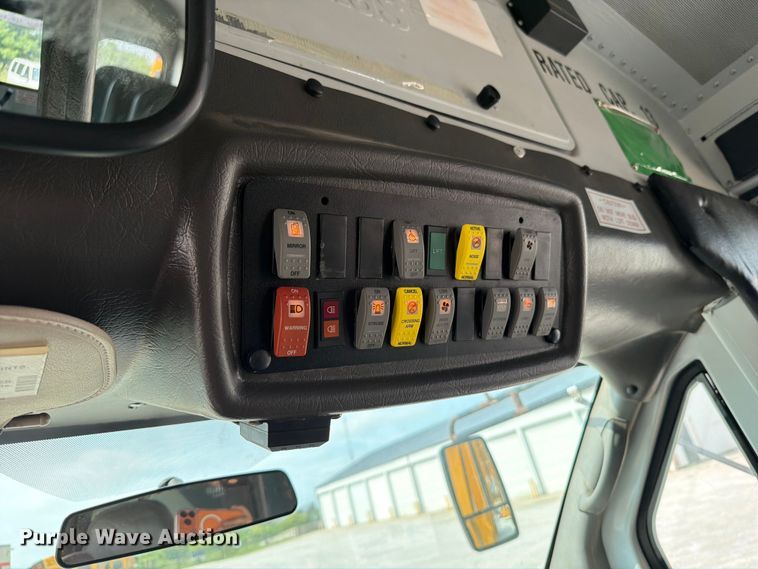 image for item FB5925 2010 GMC Savana G3500 school bus
