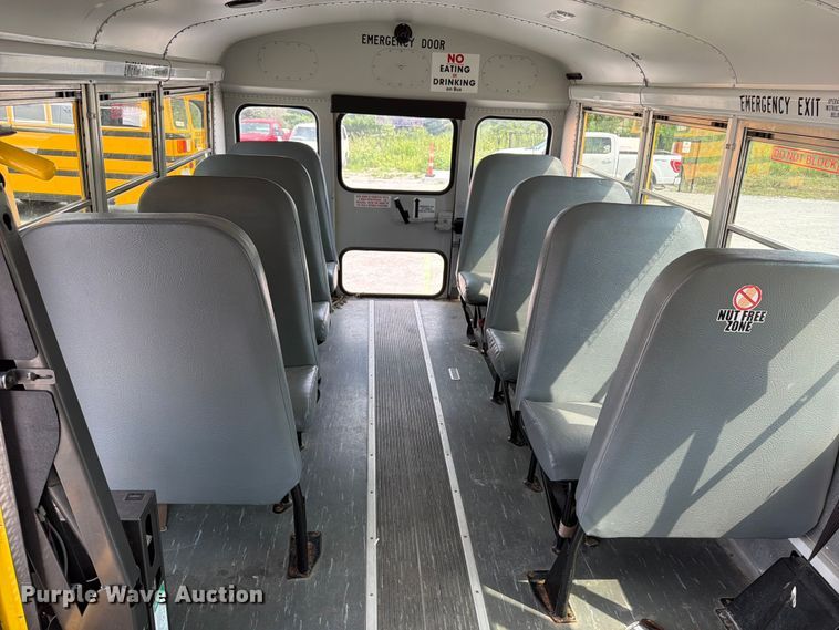 image for item FB5925 2010 GMC Savana G3500 school bus
