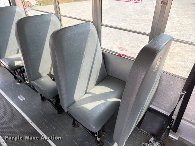 image for item FB5925 2010 GMC Savana G3500 school bus