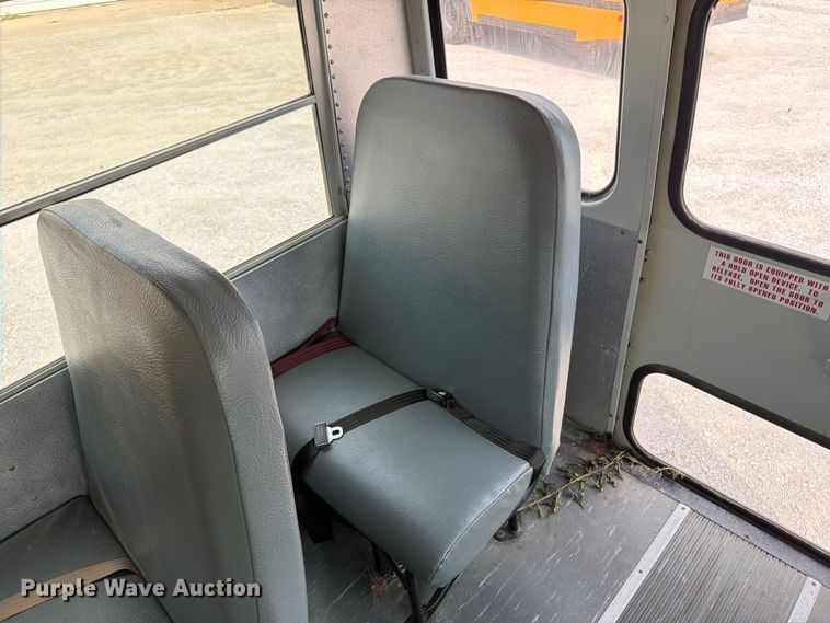 image for item FB5925 2010 GMC Savana G3500 school bus