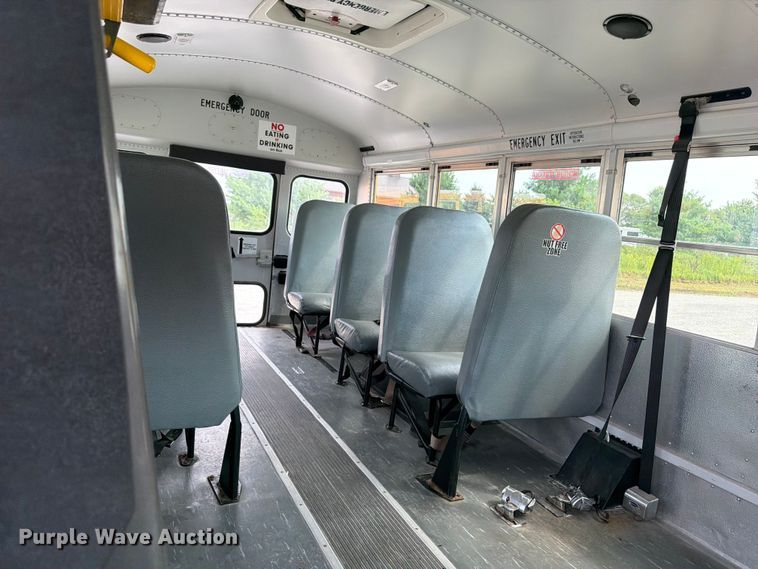 image for item FB5925 2010 GMC Savana G3500 school bus