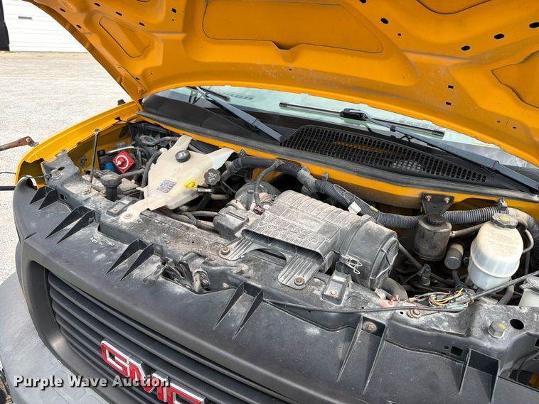image for item FB5925 2010 GMC Savana G3500 school bus