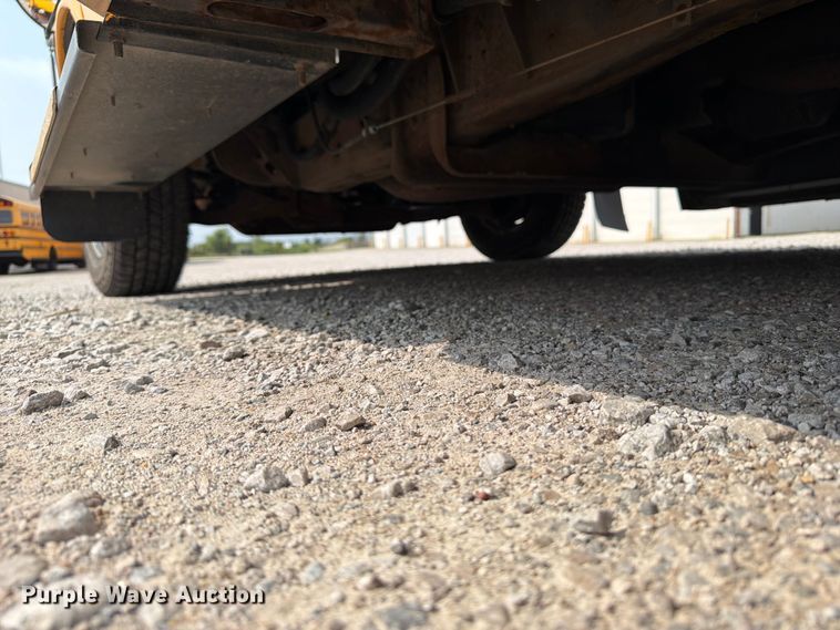 image for item FB5925 2010 GMC Savana G3500 school bus