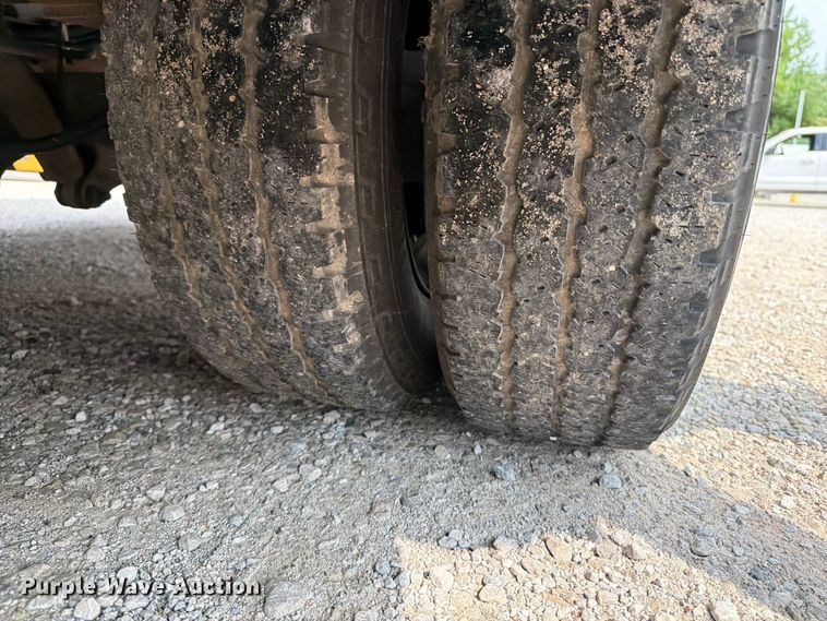 image for item FB5925 2010 GMC Savana G3500 school bus