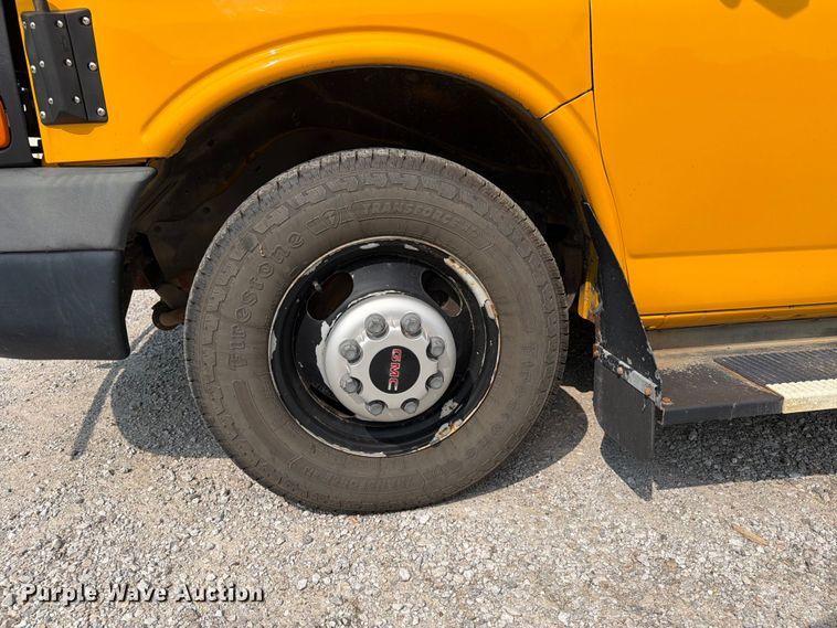 image for item FB5925 2010 GMC Savana G3500 school bus