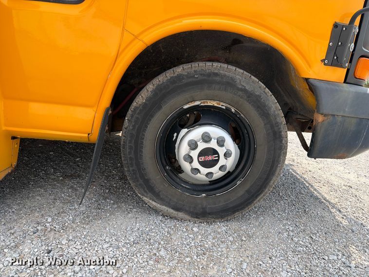 image for item FB5925 2010 GMC Savana G3500 school bus