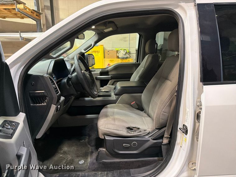 image for item FB5927 2016 Ford F150 Crew Cab pickup truck