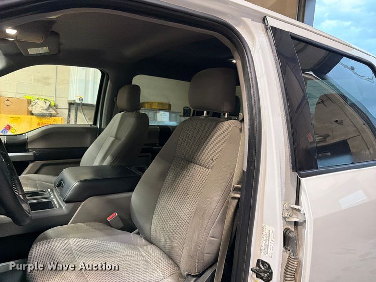 image for item FB5927 2016 Ford F150 Crew Cab pickup truck