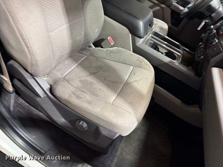 image for item FB5927 2016 Ford F150 Crew Cab pickup truck