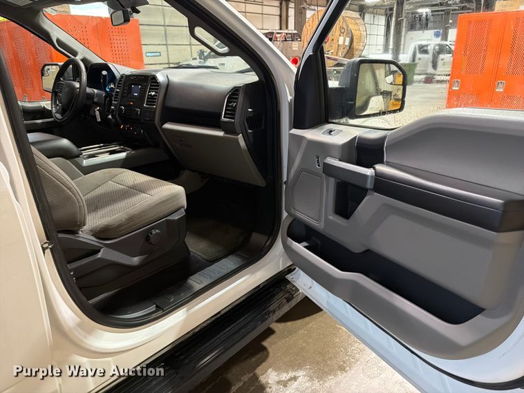 image for item FB5927 2016 Ford F150 Crew Cab pickup truck
