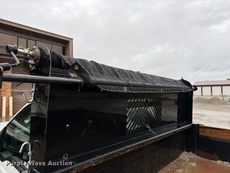 image for item FB5928 2011 Ford F550 Super Duty dump truck