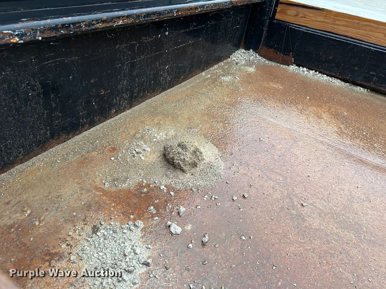 image for item FB5928 2011 Ford F550 Super Duty dump truck