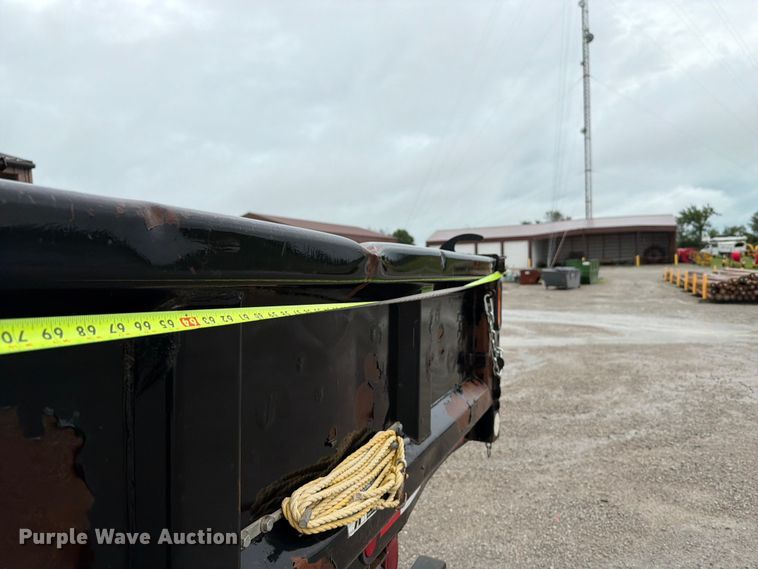 image for item FB5928 2011 Ford F550 Super Duty dump truck
