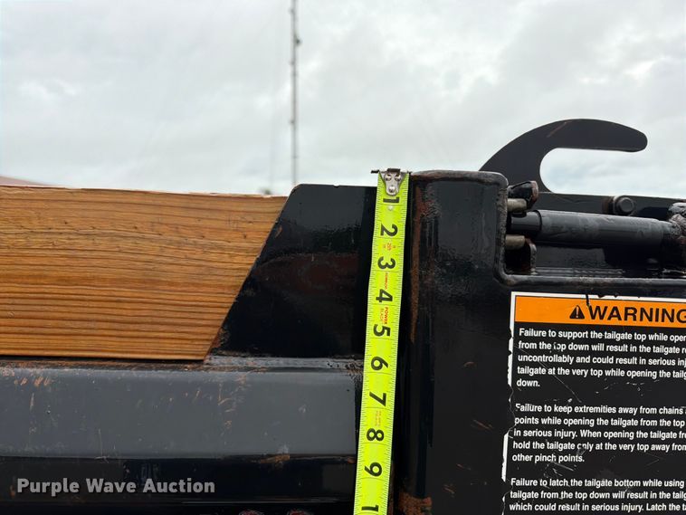 image for item FB5928 2011 Ford F550 Super Duty dump truck