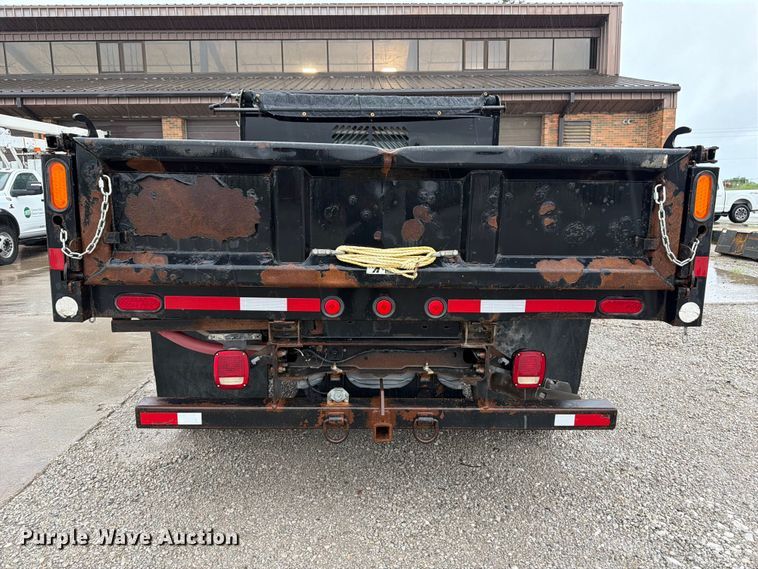 image for item FB5928 2011 Ford F550 Super Duty dump truck