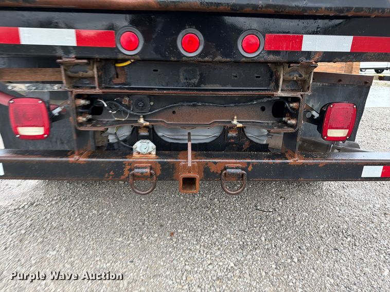image for item FB5928 2011 Ford F550 Super Duty dump truck