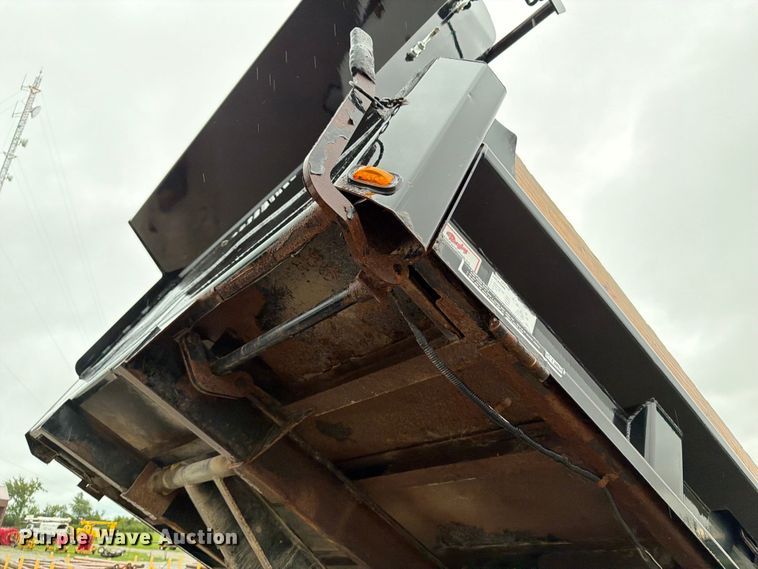 image for item FB5928 2011 Ford F550 Super Duty dump truck