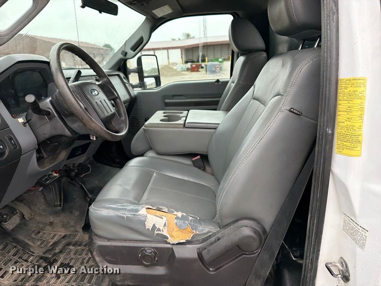 image for item FB5928 2011 Ford F550 Super Duty dump truck