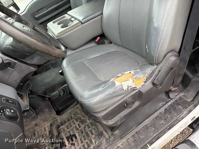 image for item FB5928 2011 Ford F550 Super Duty dump truck