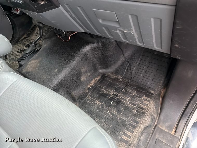 image for item FB5928 2011 Ford F550 Super Duty dump truck