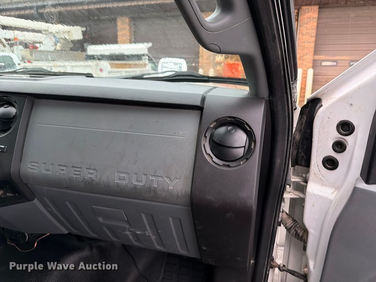 image for item FB5928 2011 Ford F550 Super Duty dump truck
