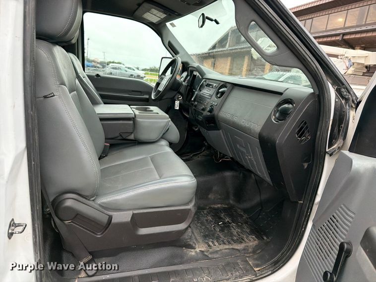 image for item FB5928 2011 Ford F550 Super Duty dump truck