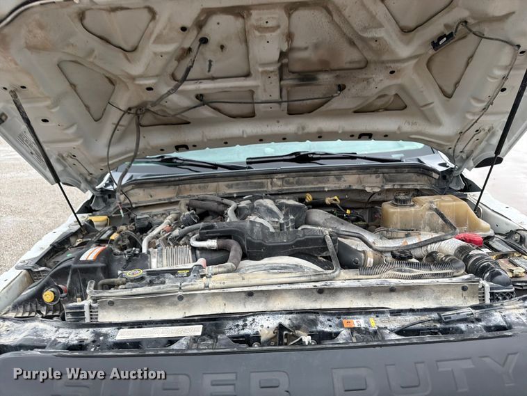 image for item FB5928 2011 Ford F550 Super Duty dump truck
