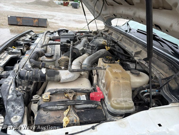 image for item FB5928 2011 Ford F550 Super Duty dump truck