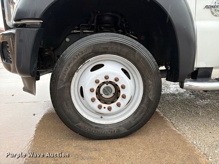 image for item FB5928 2011 Ford F550 Super Duty dump truck