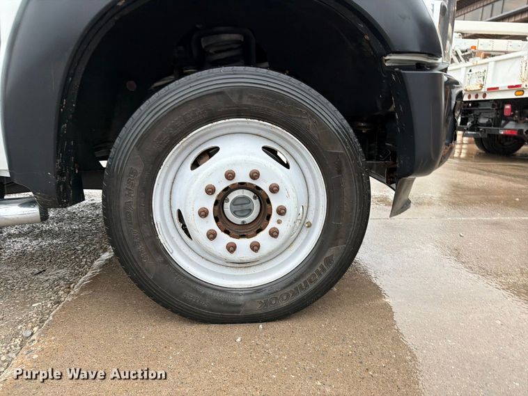 image for item FB5928 2011 Ford F550 Super Duty dump truck