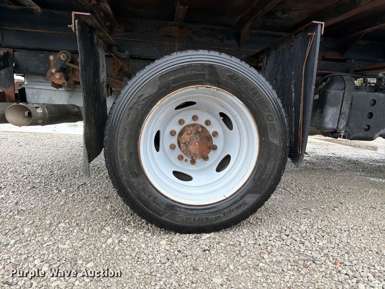image for item FB5928 2011 Ford F550 Super Duty dump truck