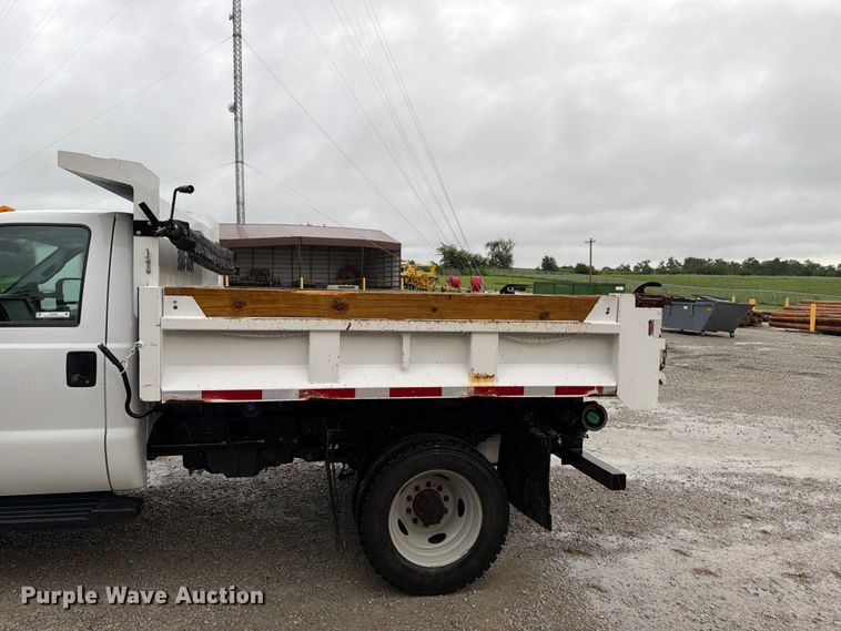 image for item FB5929 2016 Ford F550 Super Duty dump truck