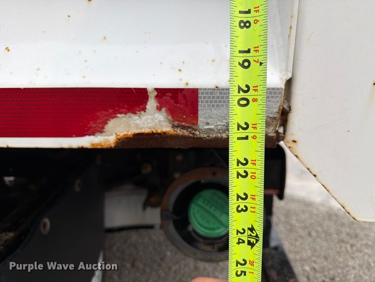 image for item FB5929 2016 Ford F550 Super Duty dump truck