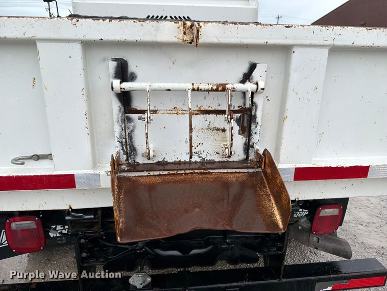 image for item FB5929 2016 Ford F550 Super Duty dump truck