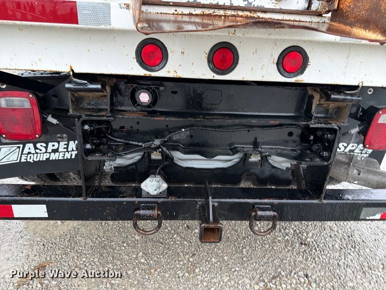 image for item FB5929 2016 Ford F550 Super Duty dump truck