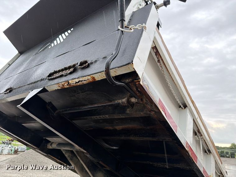 image for item FB5929 2016 Ford F550 Super Duty dump truck
