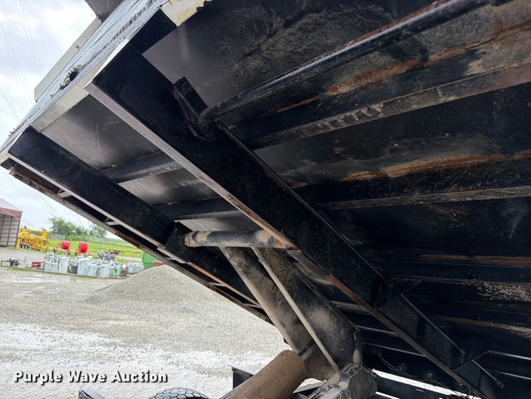 image for item FB5929 2016 Ford F550 Super Duty dump truck