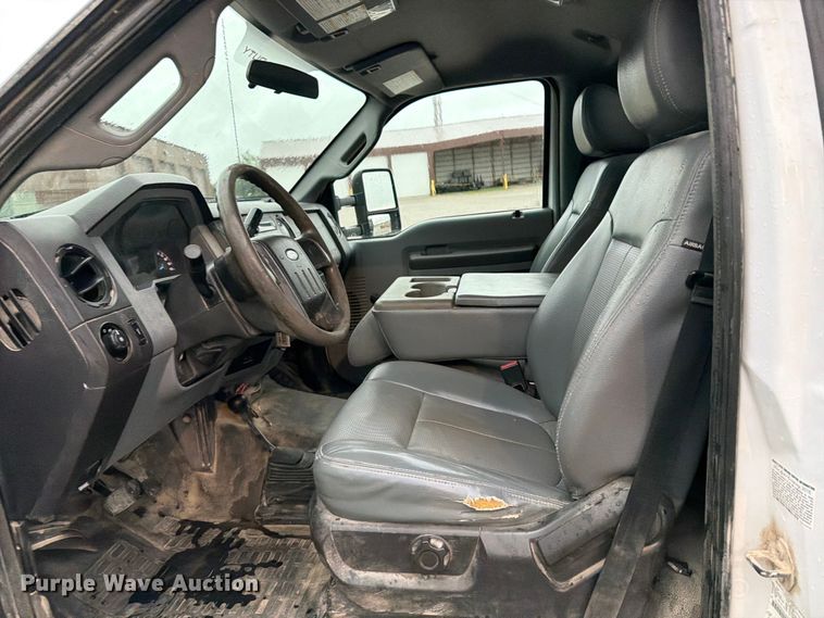 image for item FB5929 2016 Ford F550 Super Duty dump truck