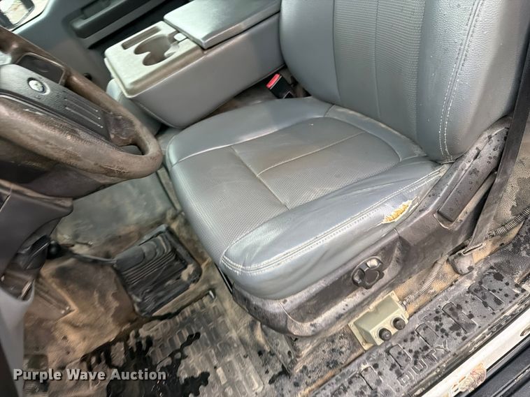 image for item FB5929 2016 Ford F550 Super Duty dump truck