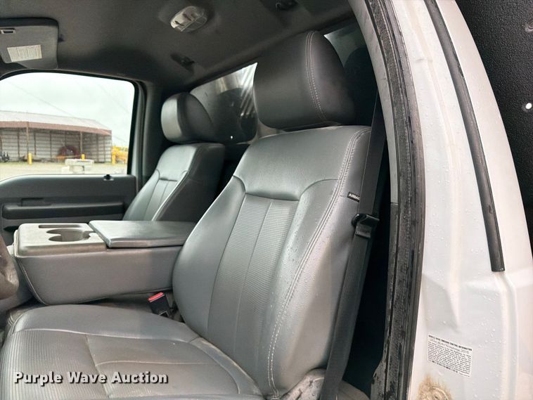 image for item FB5929 2016 Ford F550 Super Duty dump truck