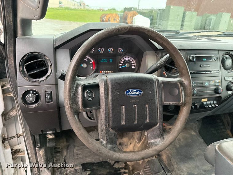 image for item FB5929 2016 Ford F550 Super Duty dump truck