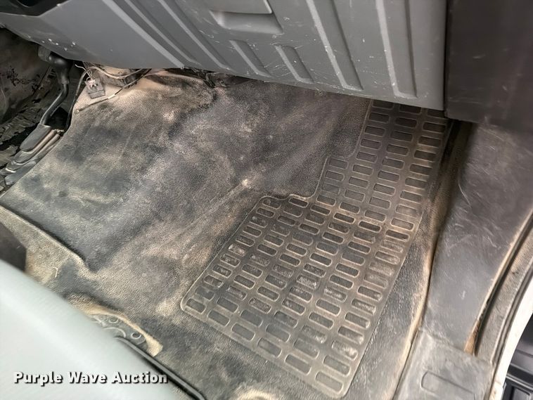 image for item FB5929 2016 Ford F550 Super Duty dump truck