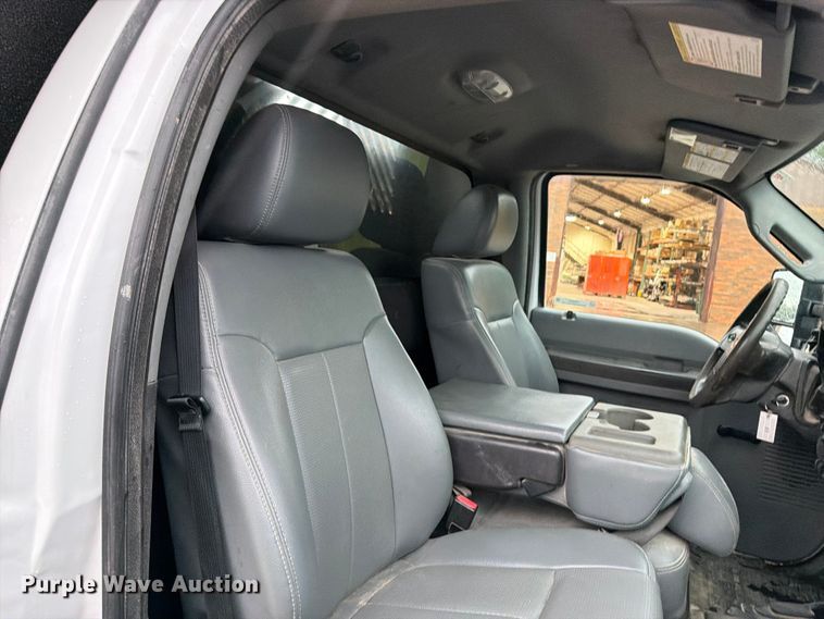 image for item FB5929 2016 Ford F550 Super Duty dump truck