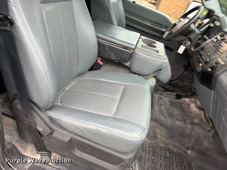 image for item FB5929 2016 Ford F550 Super Duty dump truck