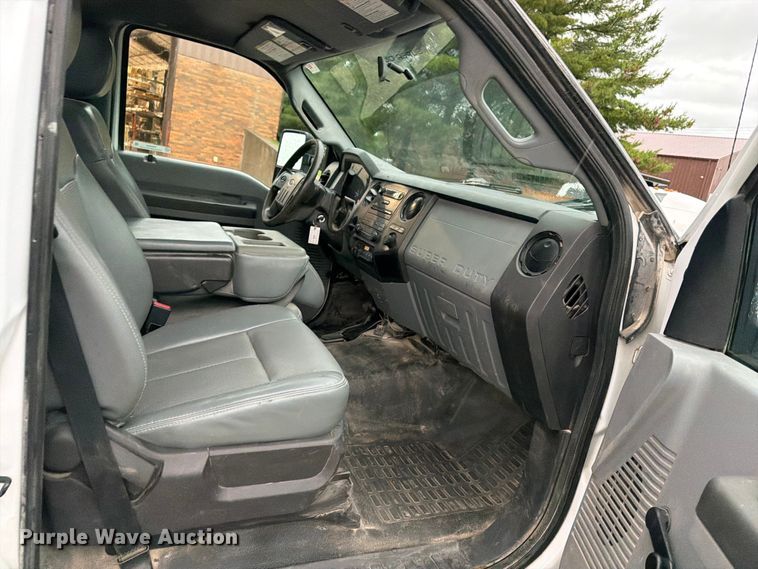image for item FB5929 2016 Ford F550 Super Duty dump truck