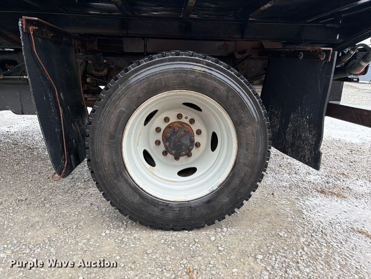 image for item FB5929 2016 Ford F550 Super Duty dump truck