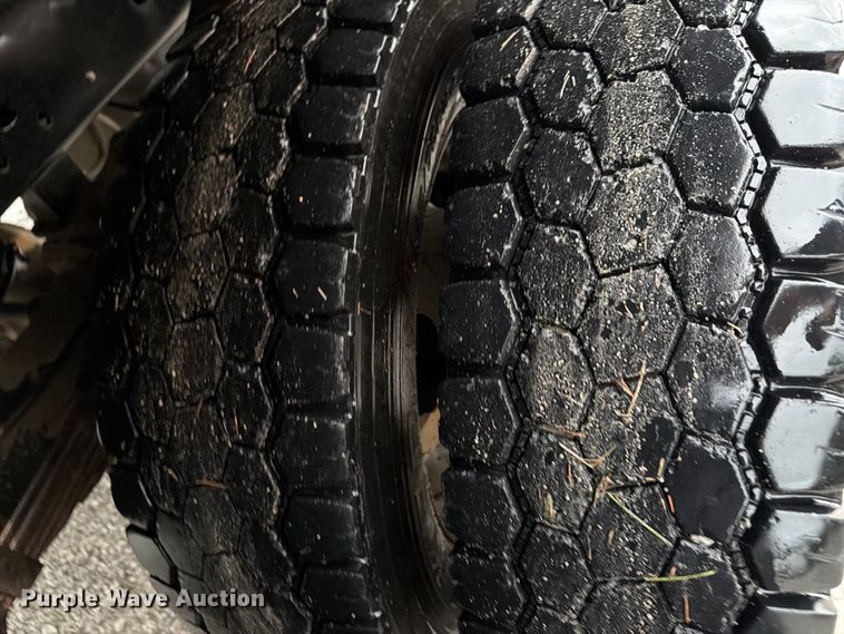 image for item FB5929 2016 Ford F550 Super Duty dump truck