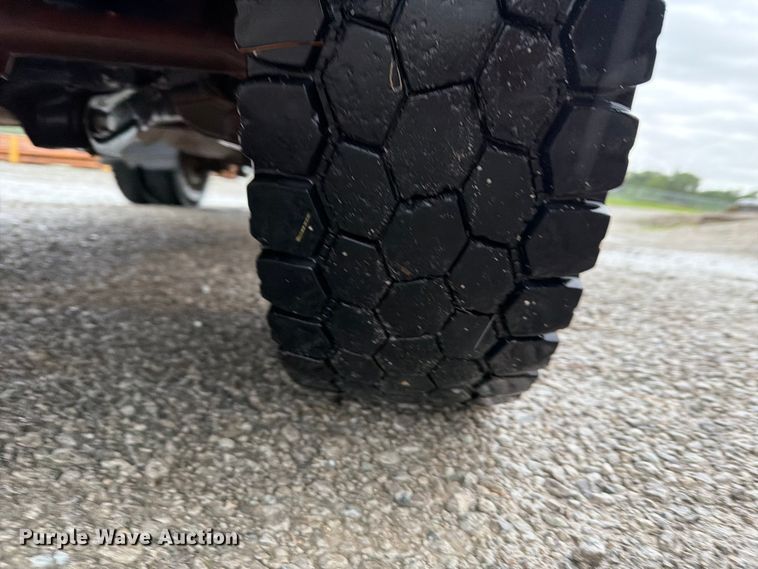 image for item FB5929 2016 Ford F550 Super Duty dump truck