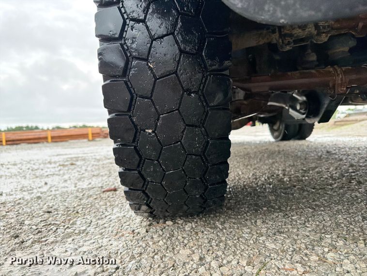 image for item FB5929 2016 Ford F550 Super Duty dump truck